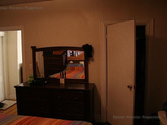 5th image of 119 Sagamore St