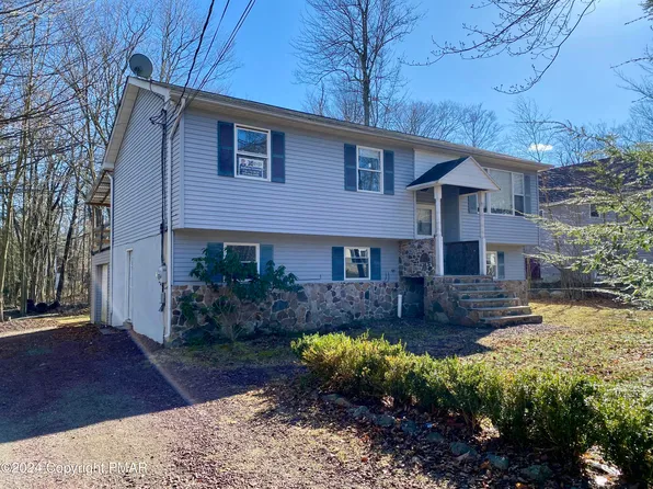 1121 Trapper Ln, Pocono Summit, PA 18346