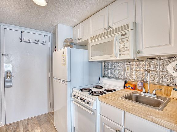 4th image of 7000 N Ocean Blvd. #228