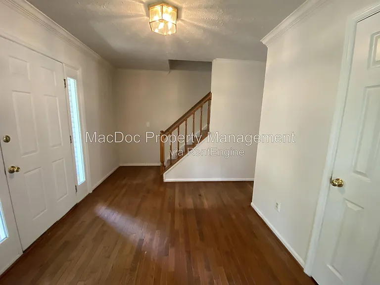 11304 Springfield Dr — Photo 17
