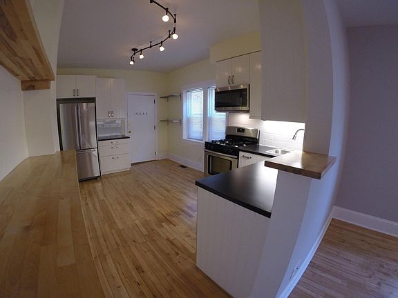 2nd image of 2049 W Shakespeare Ave