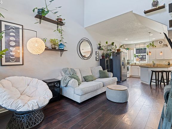 3rd image of 3905 NE 89th Way