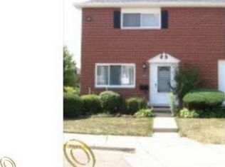 2549 Patrick Henry St, Auburn Hills, MI 48326