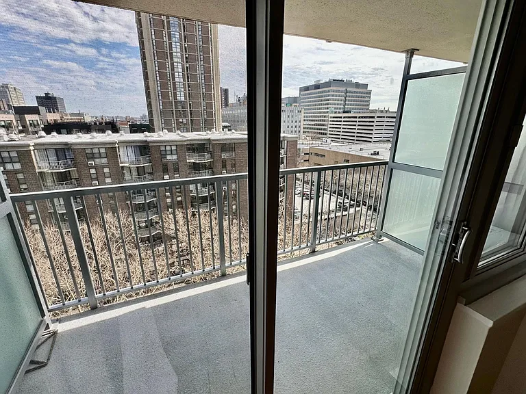 100 York St #10L — Photo 13