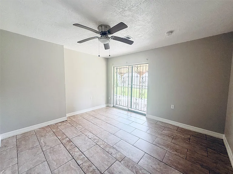 12211 Wessex Dr — Photo 12