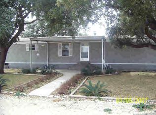 483 Deer Valley Ranch Rd, Uvalde, TX 78801