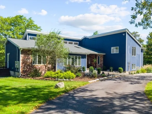 11 White Bridge Rd, Franklin Twp., NJ 08867