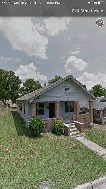 1817 S Elm St