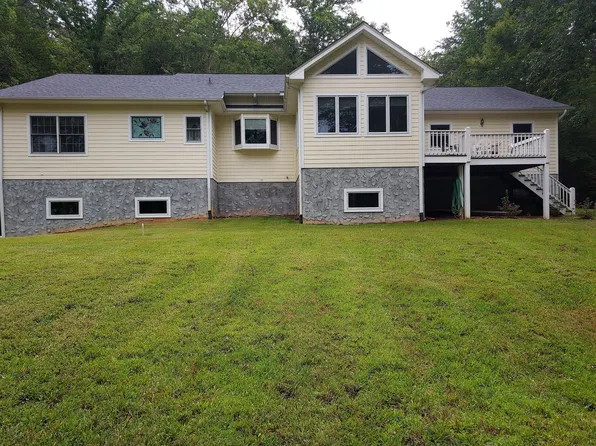 1652 Deer Trail Lakes Dr, Clarkesville, GA 30523