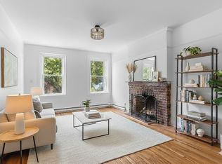 217 E 5th St #6F, New York, NY 10003