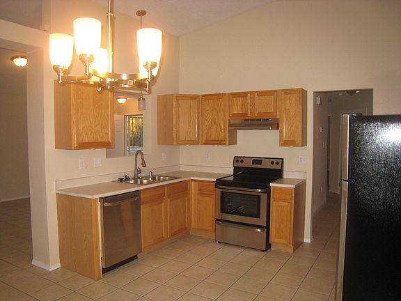 4th image of 405 Glacier Bay Pl SE