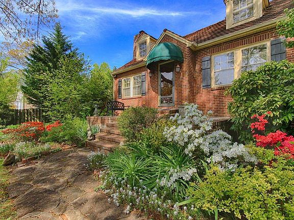 4th image of 3211 Fountain Park Blvd