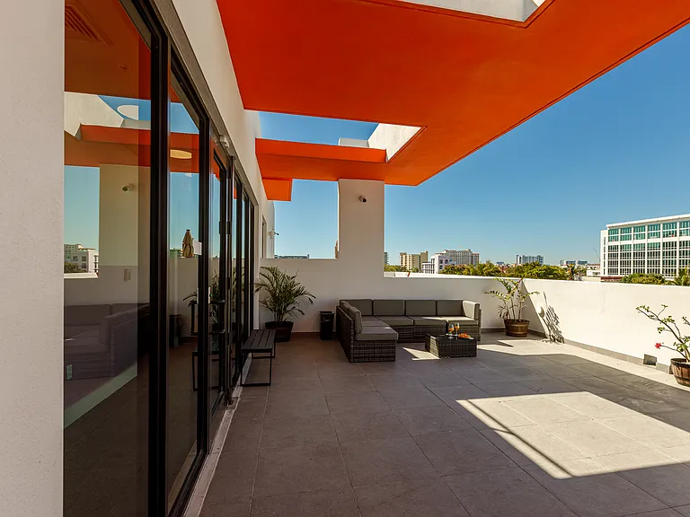 Saffron Apartments — Photo 34