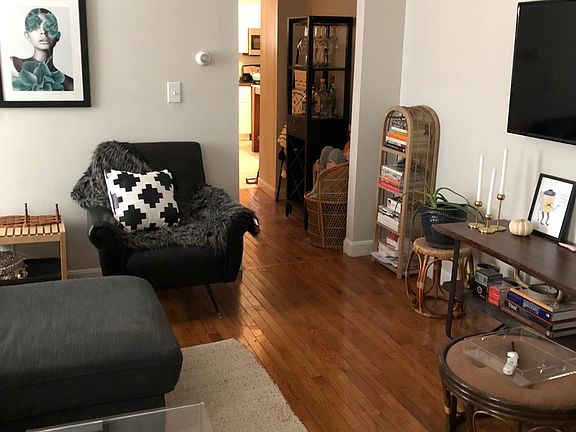 4th image of 275 Carpenter St #1
