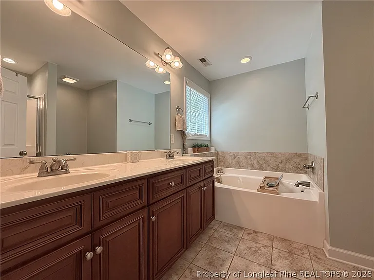275 Maplewood Dr — Photo 12