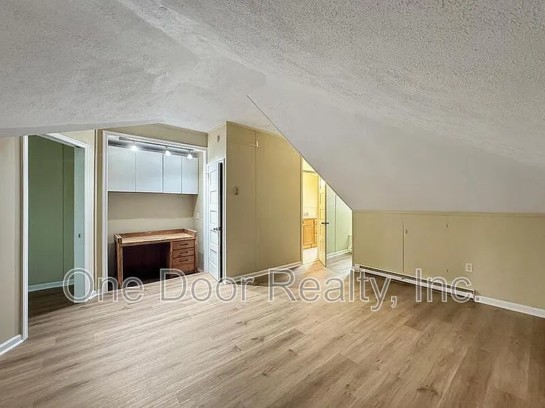 1107B Richmond Rd — Photo 14