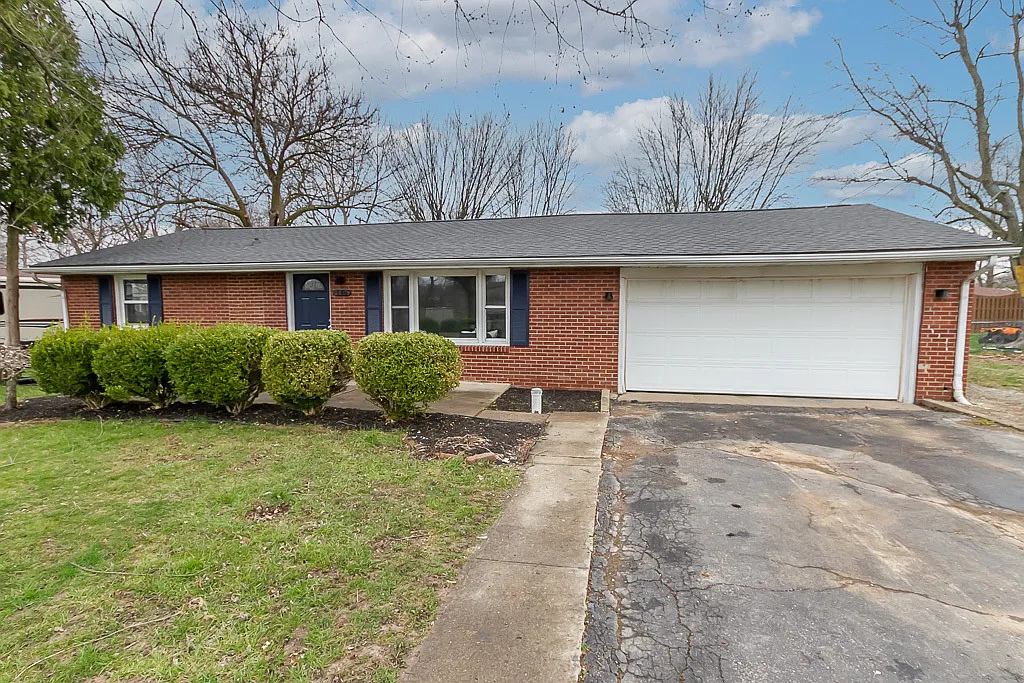 110 Willow Ln photo 1
