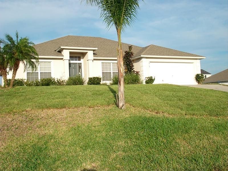 2nd image of 1919 Summit Oak Cir