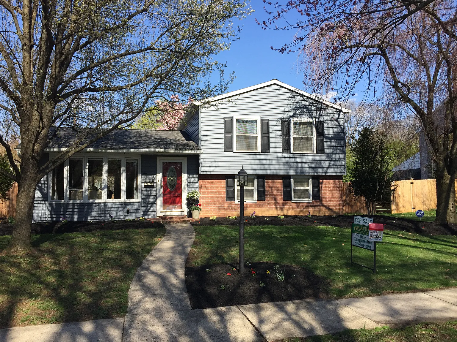 1017 Robin Rd photo 1
