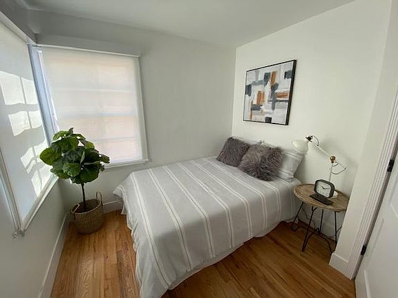 3rd image of 1136 Princeton St APT C