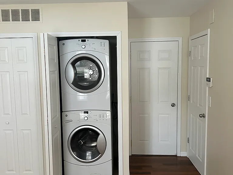 270 E Palmer St #270 — Photo 5