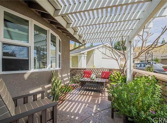3rd image of 1917 N Deer Creek Cir