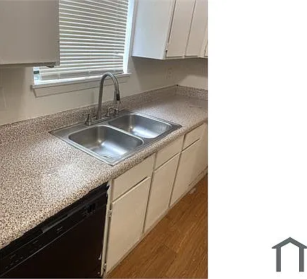 1902 W Loop #A — Photo 14