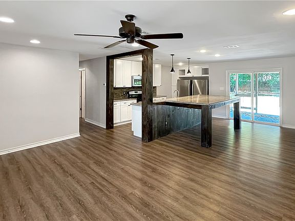 5th image of 1013 Welsh Ave