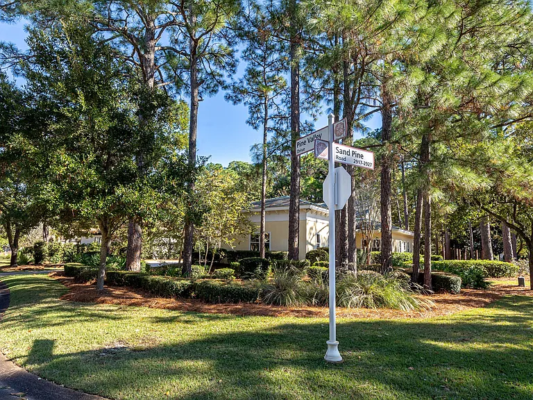 2928 Pine Valley Dr — Photo 35