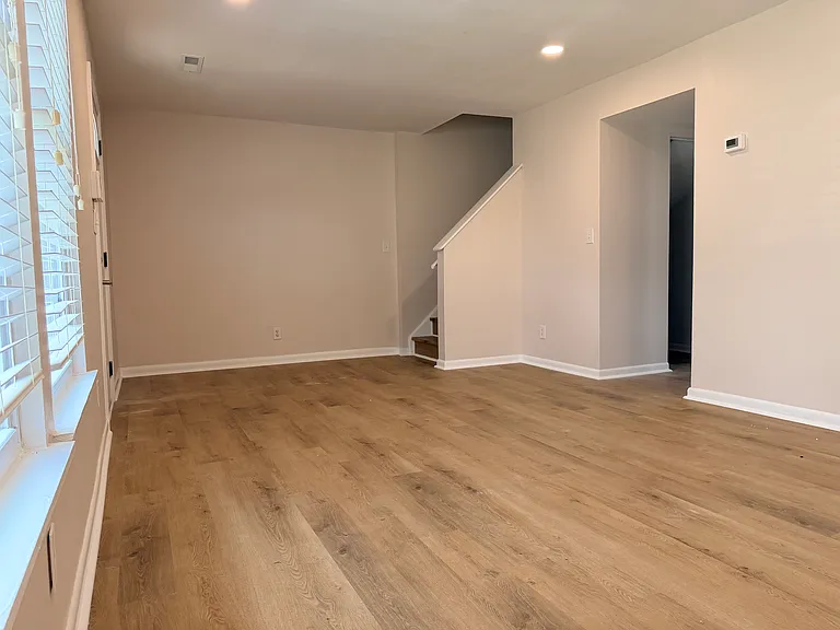 3060 Blackstone Ct — Photo 3