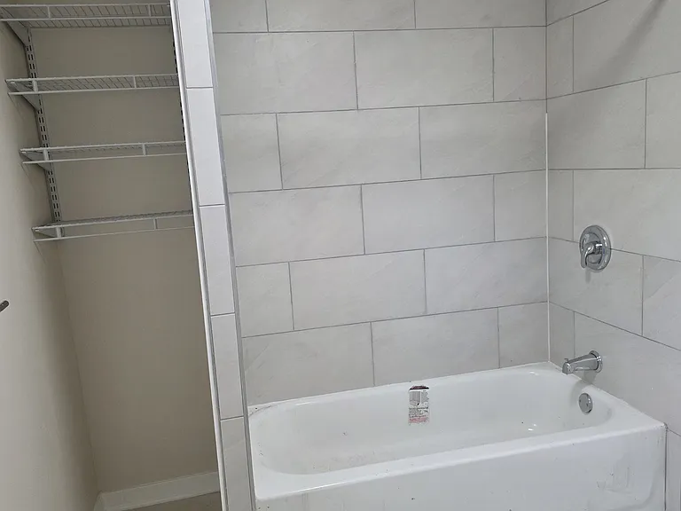 2637 W Winona St #3 — Photo 13