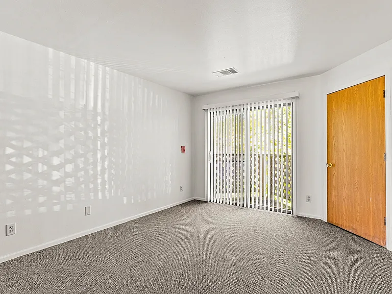 8453 S Chicago Rd — Photo 10