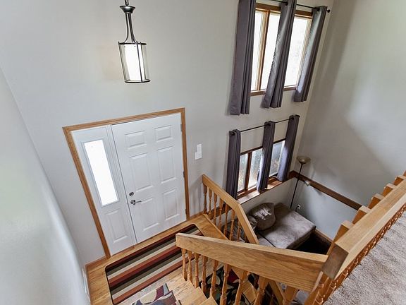 3rd image of 129 Grandview Dr NE