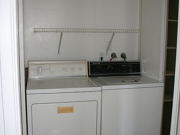 5th image of 512 Sandalwood Pl Unit 6