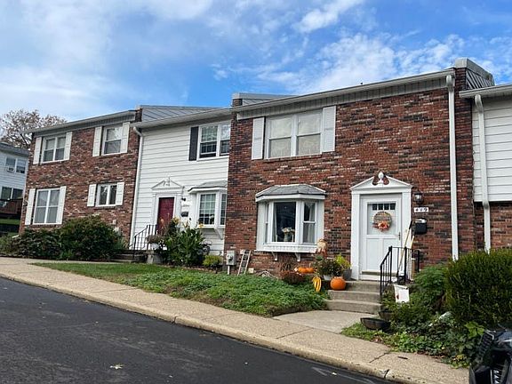 2nd image of 419 Rutgers Ct