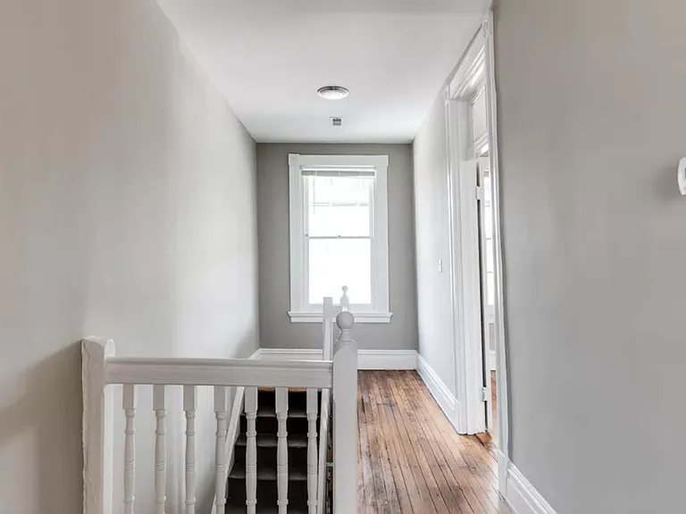 939 W Grace St — Photo 29
