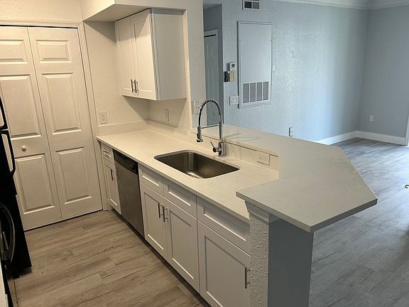 2nd image of 13102 Mulberry Park Dr APT 927