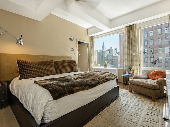 3rd image of 231 10th Ave APT 10B