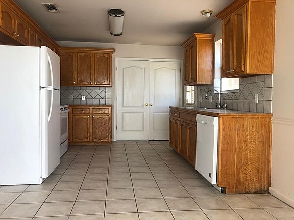 3rd image of 10017 Chapel Hill Dr