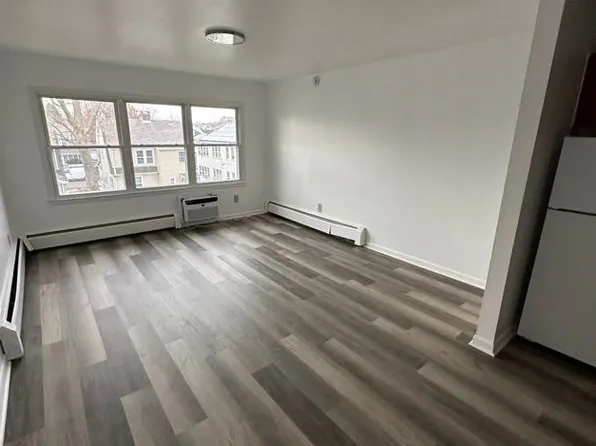 169 Birdseye St #1B, Bridgeport, CT 06604