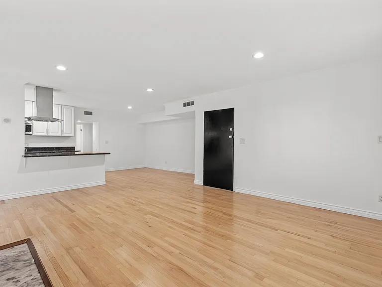 4217 Whitsett Ave #1 — Photo 3