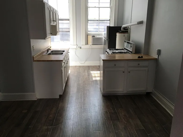 24 W Court St #5 — Photo 7