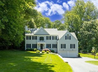 7 Fox Glen Dr, Stamford, CT 06903