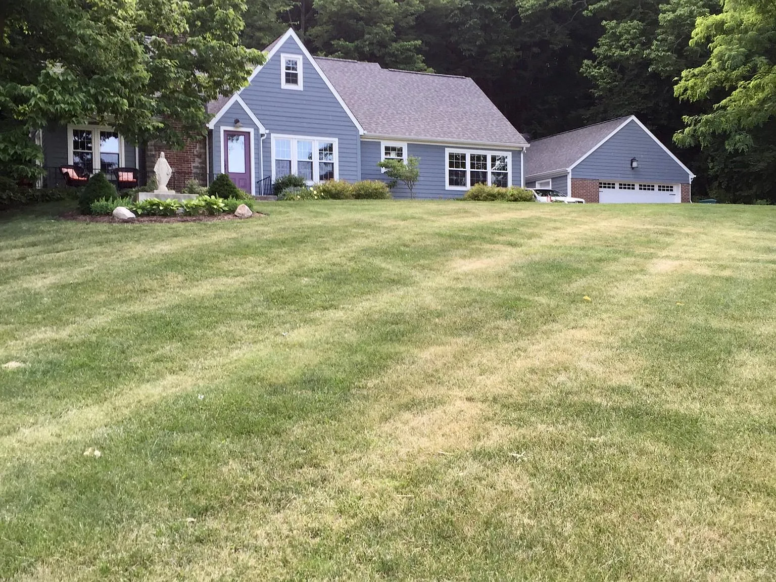2260 N River Rd — Photo 3
