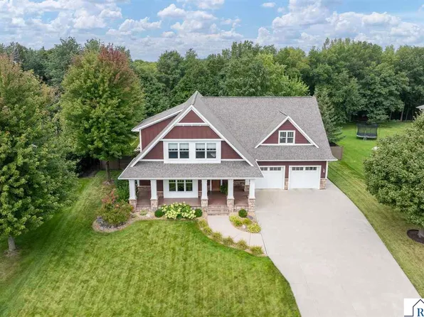 27 Deerwood Ct, North Mankato, MN 56003