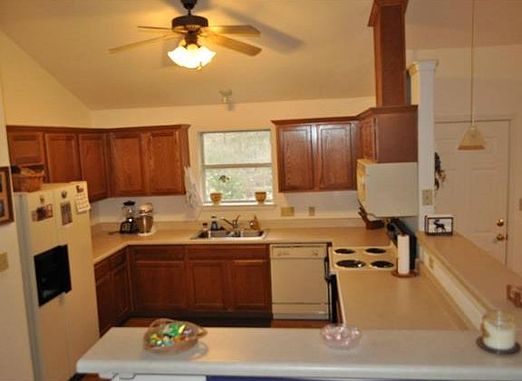 3rd image of 8105 Mescalero Dr