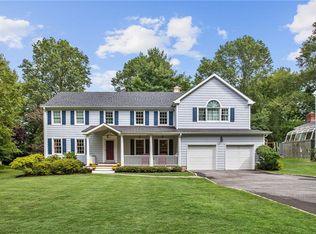 1340 Colonial Ct, Mamaroneck, NY 10543