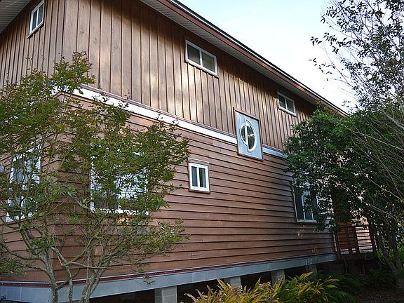 2nd image of 742 Gwen St