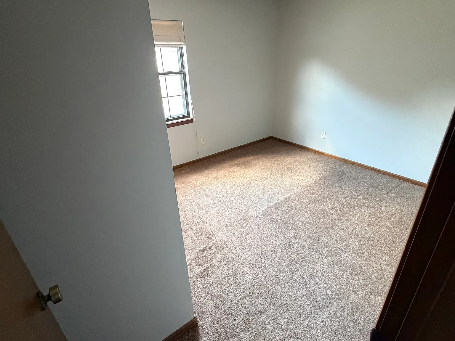 3 bed, 1200 sqft, $1,600 — Photo 4