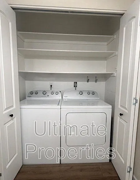 409 W Pontiac Dr #3 — Photo 10
